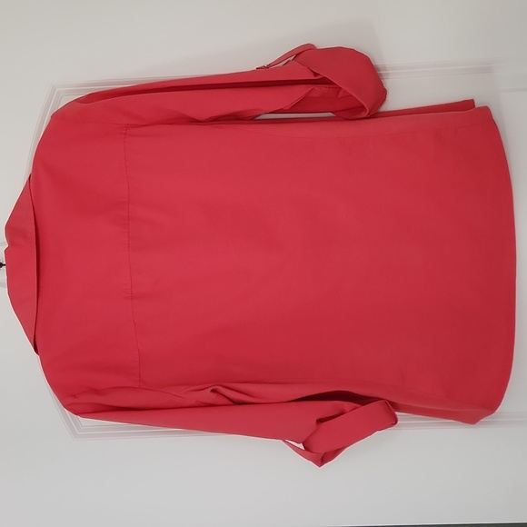 Pretty bright pink button down blouse by Croft & Barrow in great condition - Picture 5 of 8